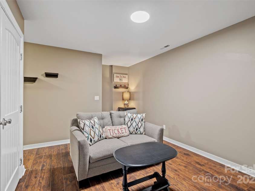 41 Rotunda Circle, Asheville, NC 28806.  MLS# CAR4225477, YatesRealty ID 4031. 