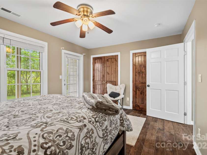 41 Rotunda Circle, Asheville, NC 28806.  MLS# CAR4225477, YatesRealty ID 4031. 