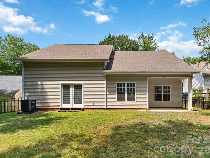 13824 Hastings Farm Road, Huntersville, NC 28078.  MLS# CAR4408997, YatesRealty ID 40310. 