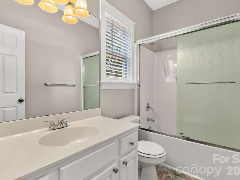 13824 Hastings Farm Road, Huntersville, NC 28078.  MLS# CAR4408997, YatesRealty ID 40310. Full Bathroom on Main