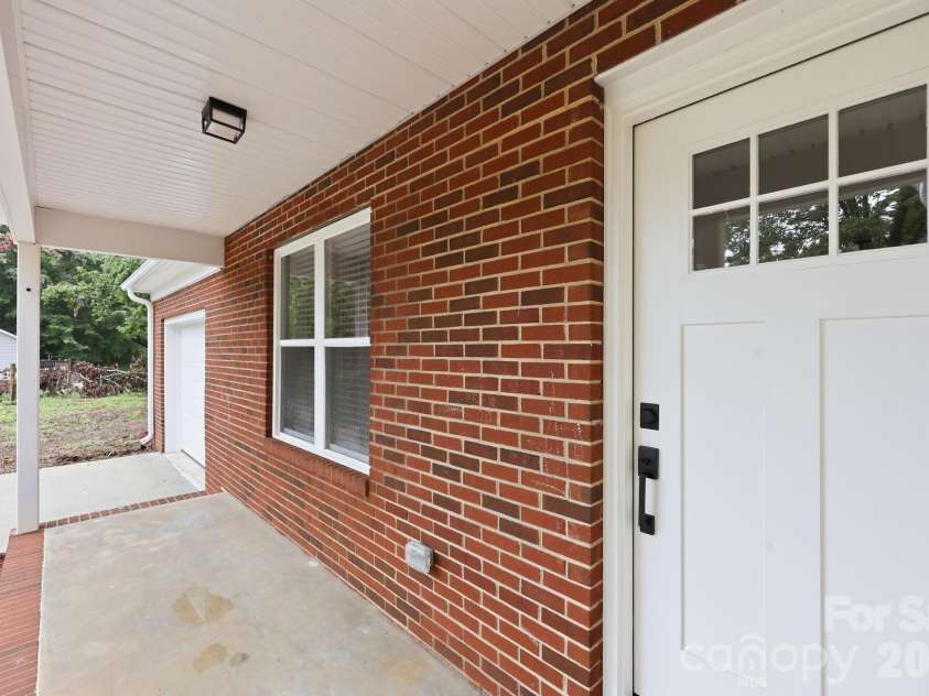 160 Birchwood Drive, Salisbury, NC 28146.  MLS# CAR4409143, YatesRealty ID 40312. 