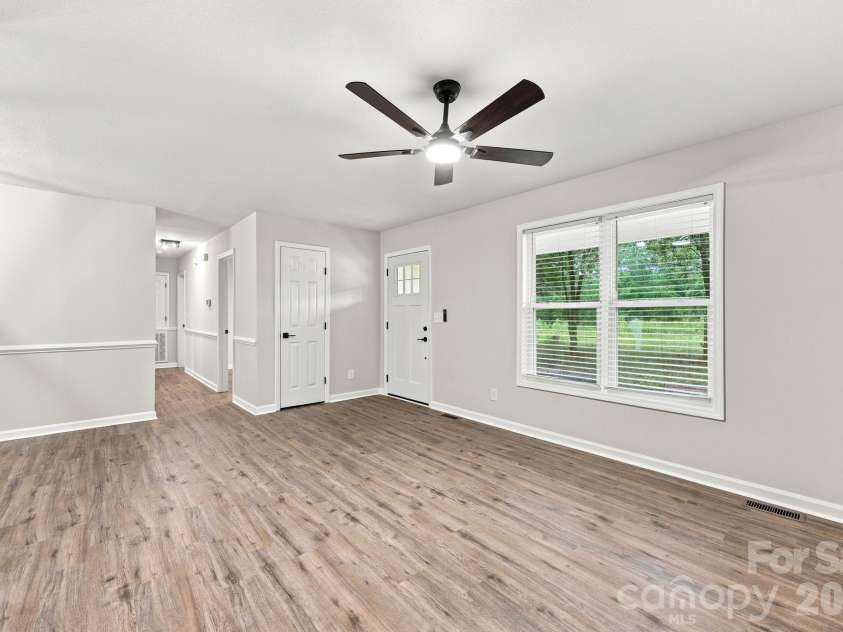 160 Birchwood Drive, Salisbury, NC 28146.  MLS# CAR4409143, YatesRealty ID 40312. 