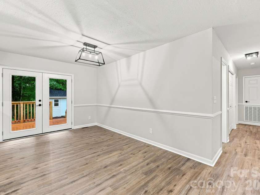 160 Birchwood Drive, Salisbury, NC 28146.  MLS# CAR4409143, YatesRealty ID 40312. 