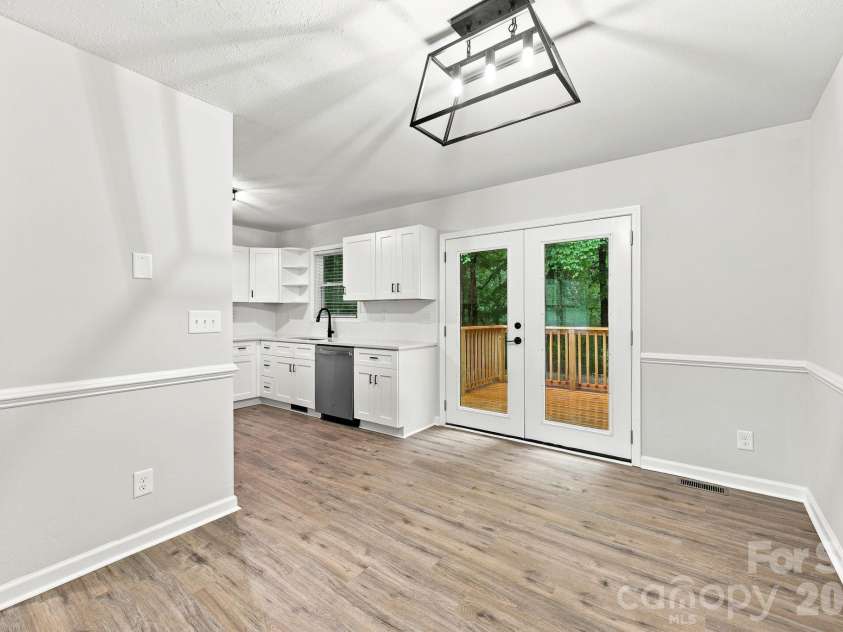 160 Birchwood Drive, Salisbury, NC 28146.  MLS# CAR4409143, YatesRealty ID 40312. 
