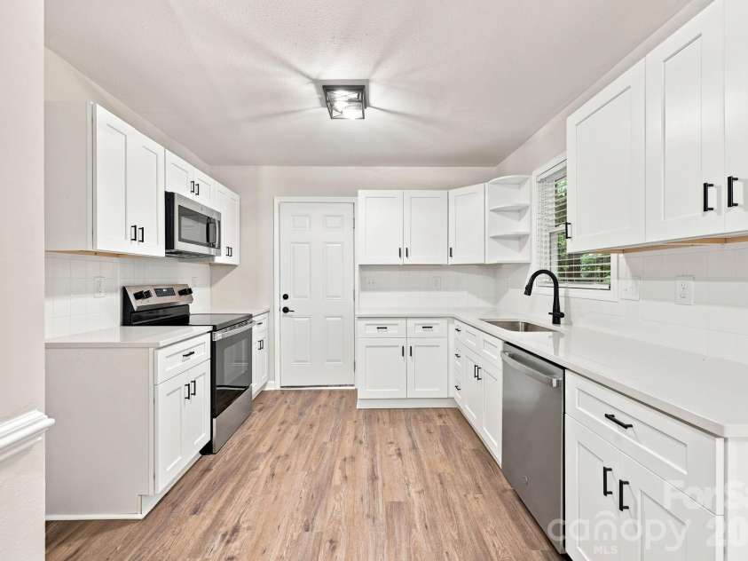 160 Birchwood Drive, Salisbury, NC 28146.  MLS# CAR4409143, YatesRealty ID 40312. 