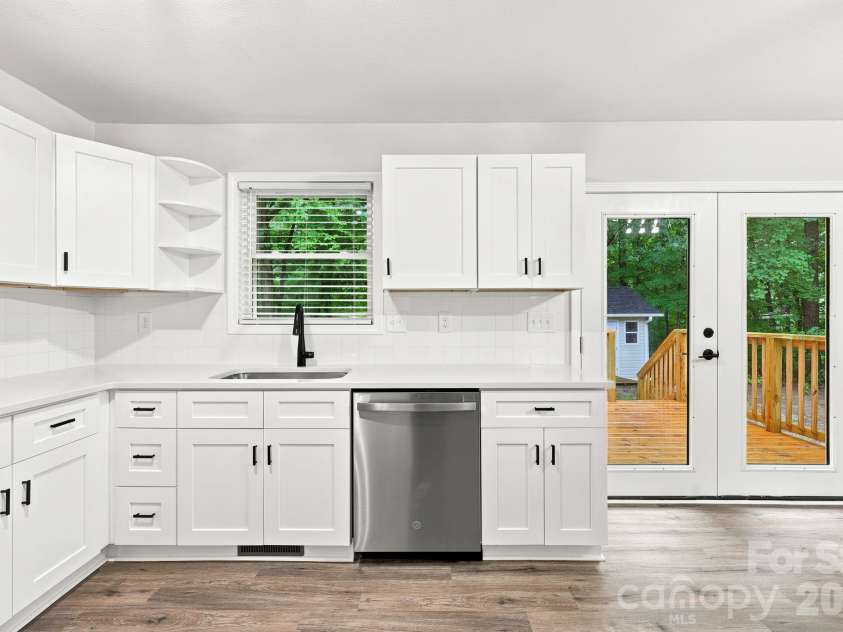 160 Birchwood Drive, Salisbury, NC 28146.  MLS# CAR4409143, YatesRealty ID 40312. 