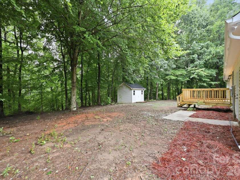 160 Birchwood Drive, Salisbury, NC 28146.  MLS# CAR4409143, YatesRealty ID 40312. 