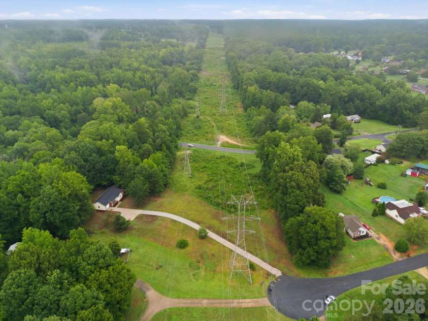 160 Birchwood Drive, Salisbury, NC 28146.  MLS# CAR4409143, YatesRealty ID 40312. 
