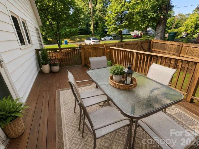 1466 White Oak Avenue, Albemarle, NC 28001.  MLS# CAR4409167, YatesRealty ID 40316. 
