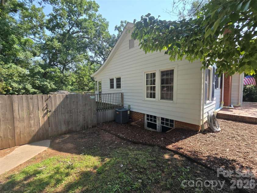 1466 White Oak Avenue, Albemarle, NC 28001.  MLS# CAR4409167, YatesRealty ID 40316. 