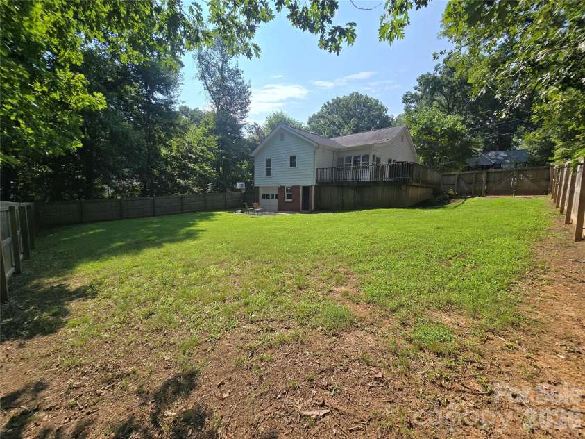 1466 White Oak Avenue, Albemarle, NC 28001.  MLS# CAR4409167, YatesRealty ID 40316. 
