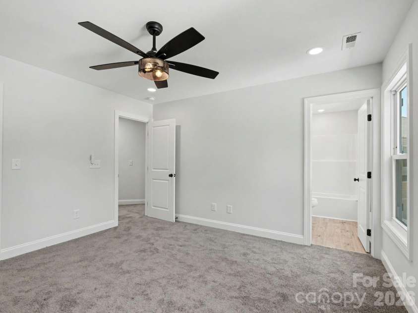 139 Donna Lane, Statesville, NC 28625.  MLS# CAR4335399, YatesRealty ID 4032. 