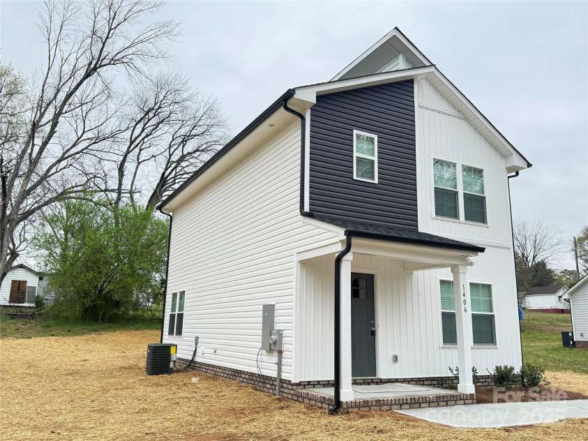 1406 Mason Street, Kannapolis, NC 28081.  MLS# CAR4242589, YatesRealty ID 4032. 