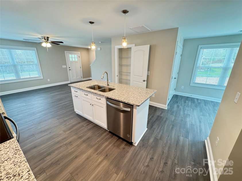 1406 Mason Street, Kannapolis, NC 28081.  MLS# CAR4242589, YatesRealty ID 4032. 