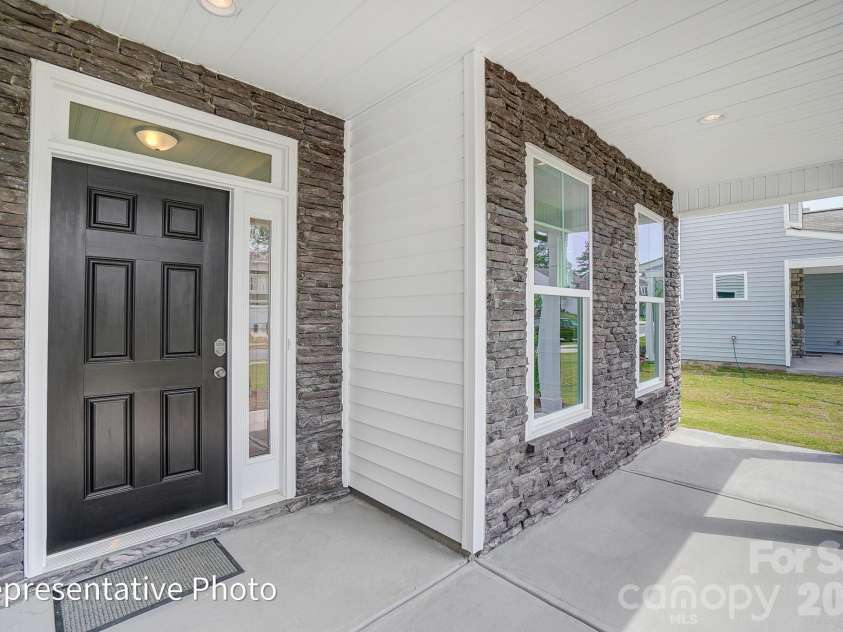 1068 Tradition Club Street, York, SC 29745.  MLS# CAR4408185, YatesRealty ID 40323. Entryway
