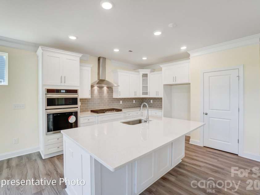 1068 Tradition Club Street, York, SC 29745.  MLS# CAR4408185, YatesRealty ID 40323. Kitchen