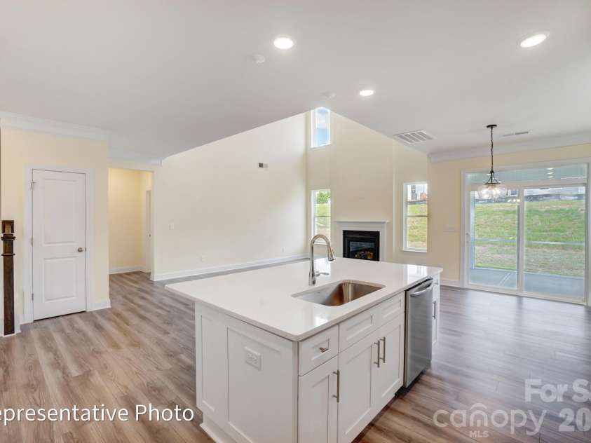 1068 Tradition Club Street, York, SC 29745.  MLS# CAR4408185, YatesRealty ID 40323. Kitchen