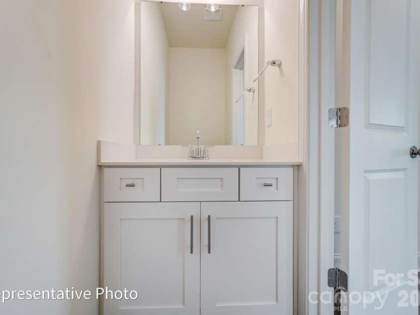 1068 Tradition Club Street, York, SC 29745.  MLS# CAR4408185, YatesRealty ID 40323. Powder Bath