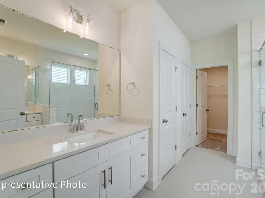 1068 Tradition Club Street, York, SC 29745.  MLS# CAR4408185, YatesRealty ID 40323. Primary Bathroom