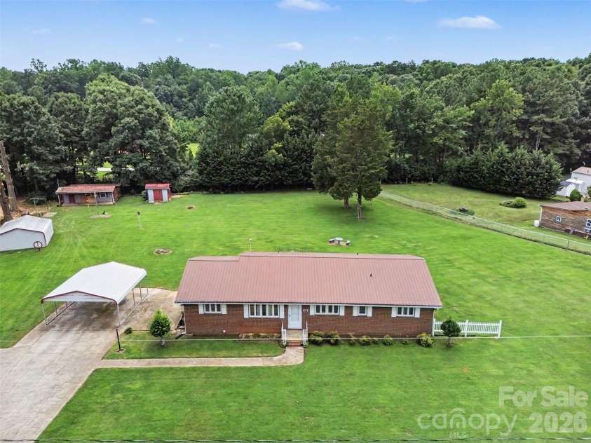 225 Oliphant Road, Mooresville, NC 28115.  MLS# CAR4409209, YatesRealty ID 40324. 