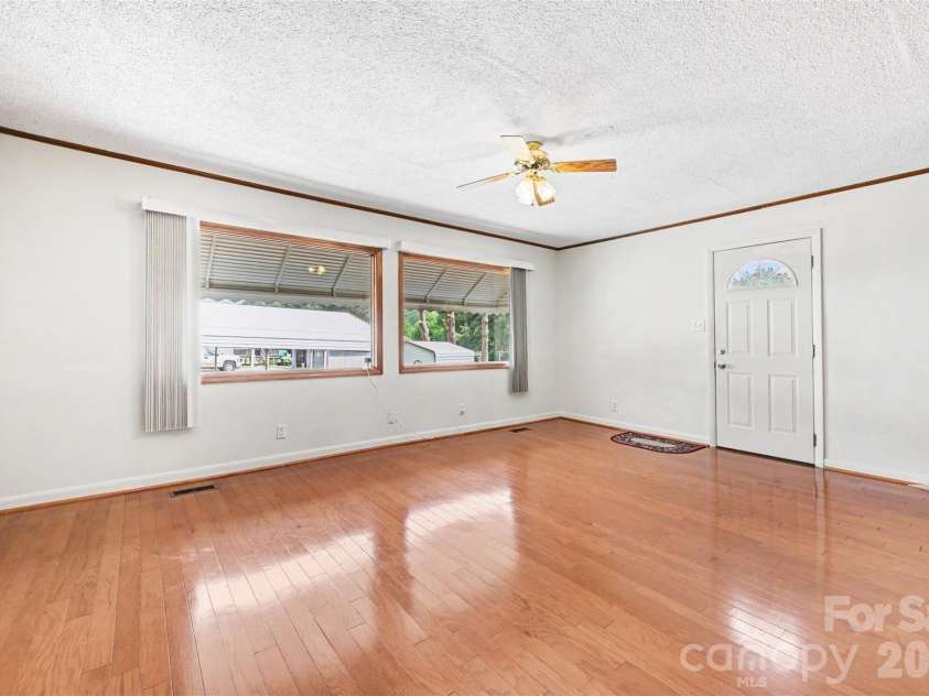 225 Oliphant Road, Mooresville, NC 28115.  MLS# CAR4409209, YatesRealty ID 40324. 
