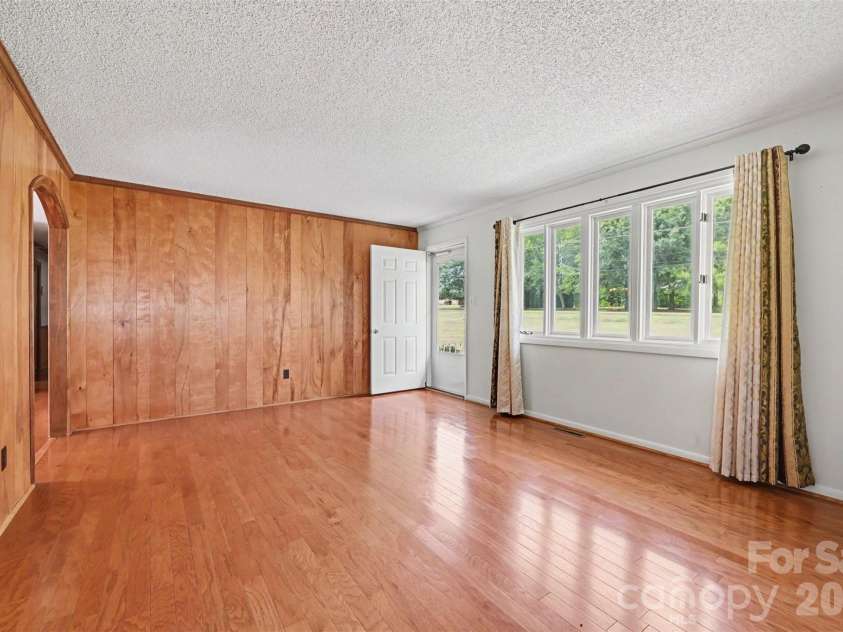 225 Oliphant Road, Mooresville, NC 28115.  MLS# CAR4409209, YatesRealty ID 40324. 
