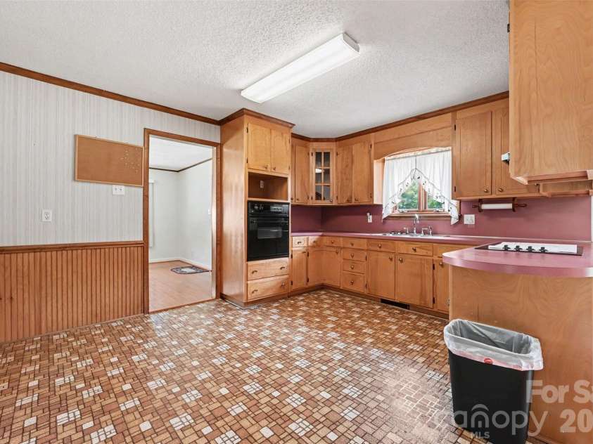 225 Oliphant Road, Mooresville, NC 28115.  MLS# CAR4409209, YatesRealty ID 40324. 
