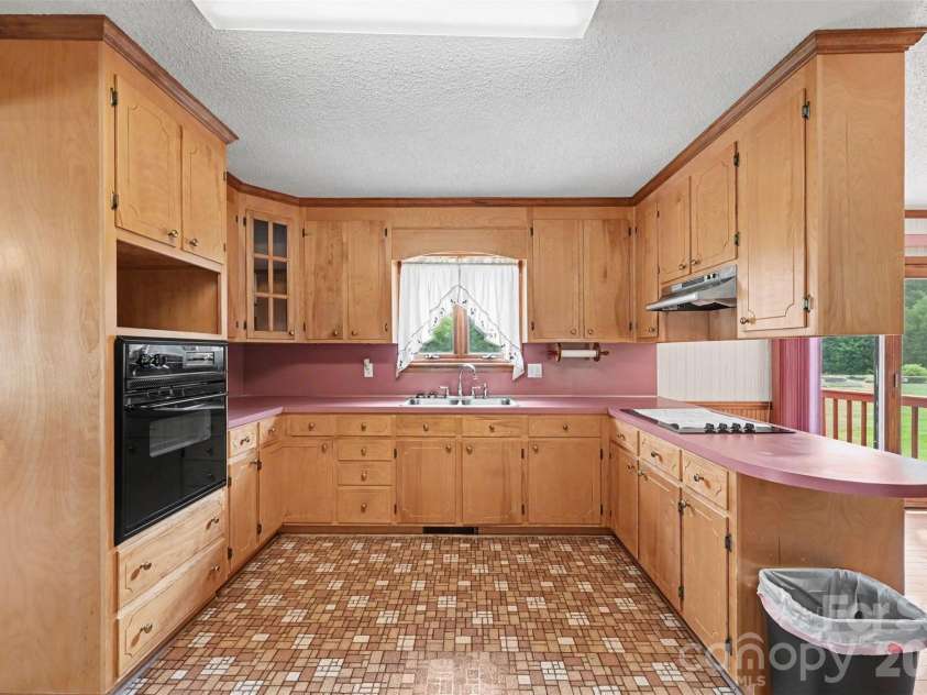 225 Oliphant Road, Mooresville, NC 28115.  MLS# CAR4409209, YatesRealty ID 40324. 