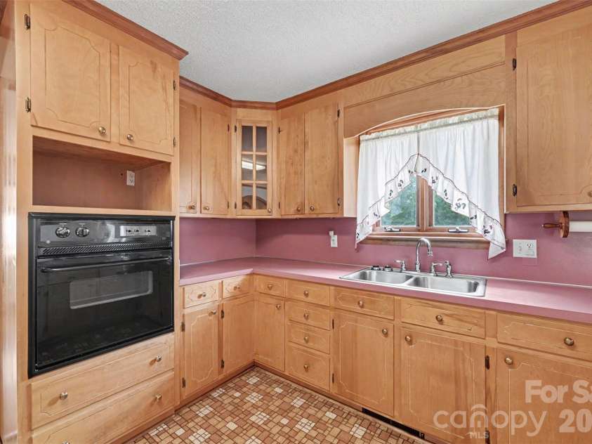 225 Oliphant Road, Mooresville, NC 28115.  MLS# CAR4409209, YatesRealty ID 40324. 