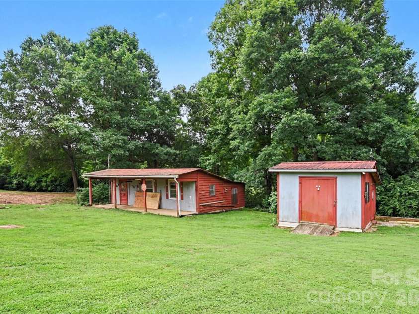 225 Oliphant Road, Mooresville, NC 28115.  MLS# CAR4409209, YatesRealty ID 40324. 