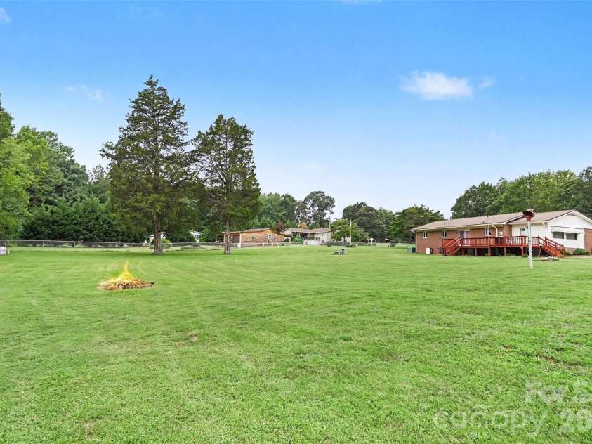 225 Oliphant Road, Mooresville, NC 28115.  MLS# CAR4409209, YatesRealty ID 40324. 
