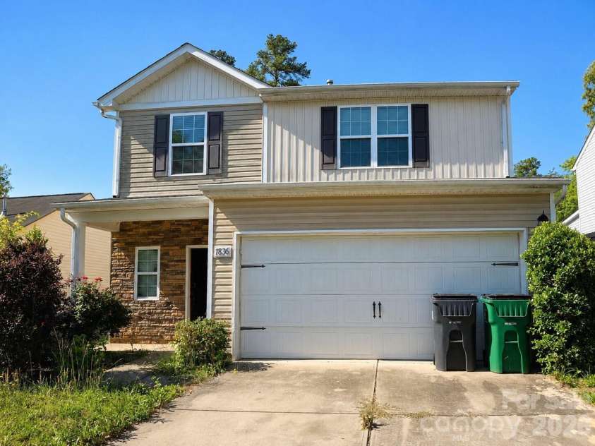 7836 Lane Drive, Charlotte, NC 28212.  MLS# CAR4409238, YatesRealty ID 40327. Front