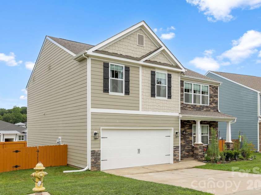 232 Marathon Lane, Candler, NC 28715.  MLS# CAR4409247, YatesRealty ID 40328. 