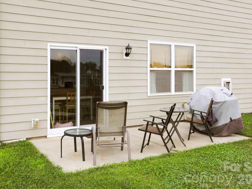 232 Marathon Lane, Candler, NC 28715.  MLS# CAR4409247, YatesRealty ID 40328. 