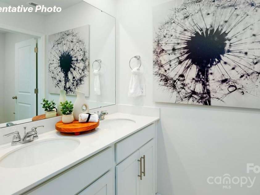 6745 Barcelona Way, Charlotte, NC 28214.  MLS# CAR4320033, YatesRealty ID 4033. 