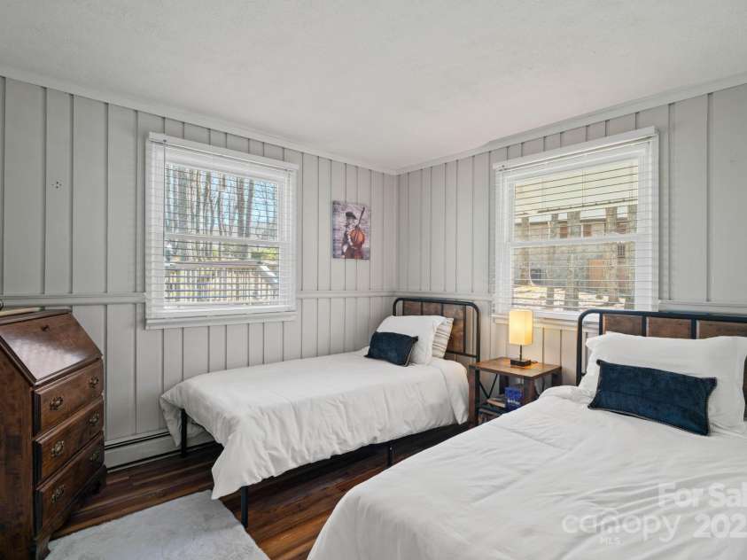 721 Pine Ridge Road, Beech Mountain, NC 28604.  MLS# CAR4242595, YatesRealty ID 4033. Guest Bedroom #1 on Main Level