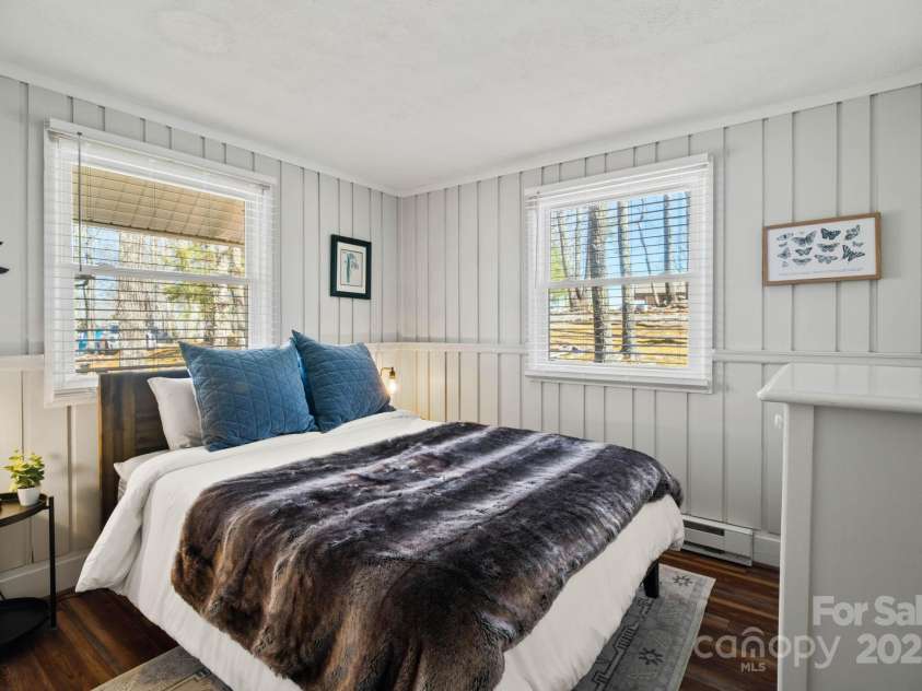 721 Pine Ridge Road, Beech Mountain, NC 28604.  MLS# CAR4242595, YatesRealty ID 4033. Guest Bedroom #2 on Main Level with Queen Bed
