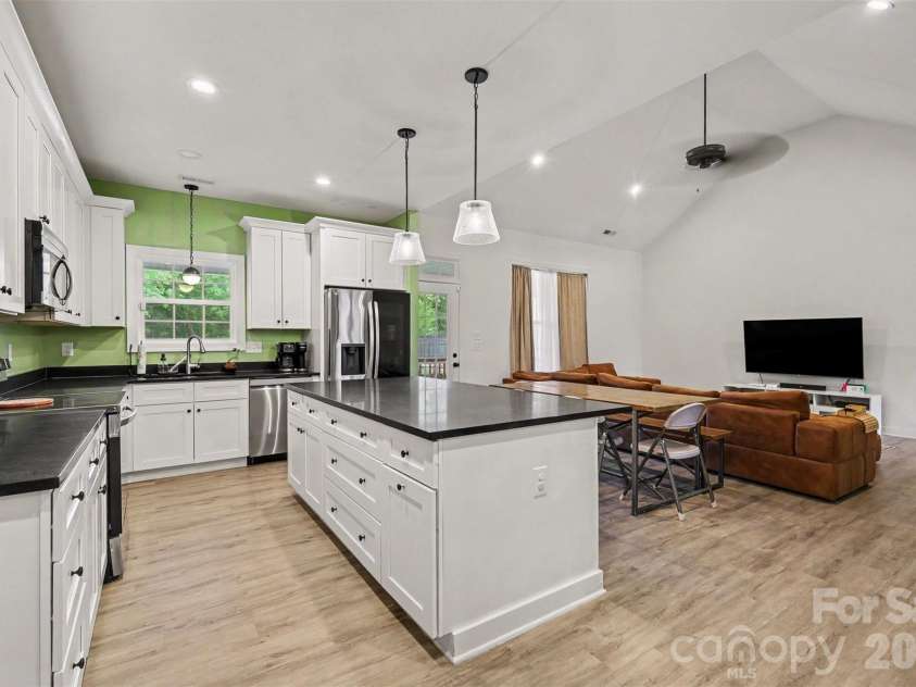 1424 Autumnwood Drive, Rock Hill, SC 29730.  MLS# CAR4406191, YatesRealty ID 40331. 