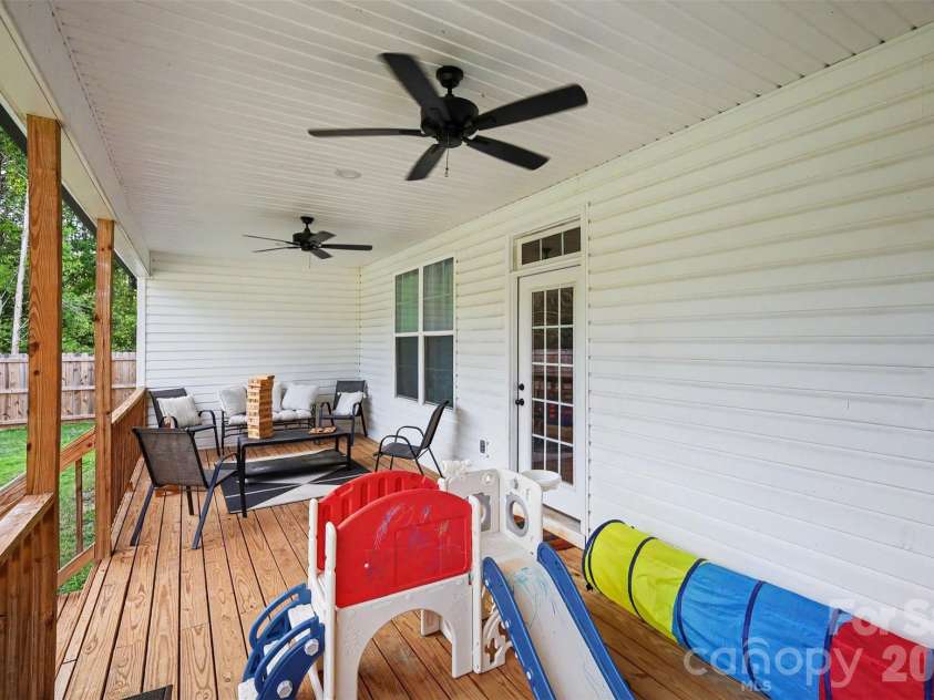 1424 Autumnwood Drive, Rock Hill, SC 29730.  MLS# CAR4406191, YatesRealty ID 40331. 