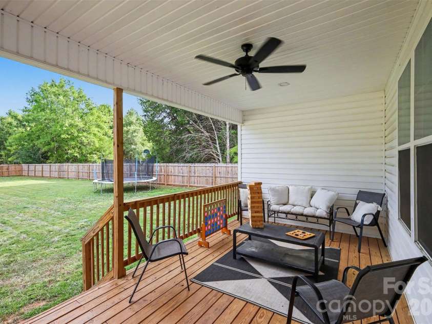 1424 Autumnwood Drive, Rock Hill, SC 29730.  MLS# CAR4406191, YatesRealty ID 40331. 