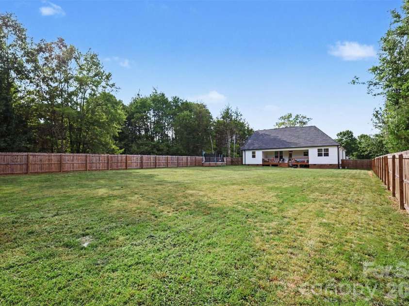 1424 Autumnwood Drive, Rock Hill, SC 29730.  MLS# CAR4406191, YatesRealty ID 40331. 