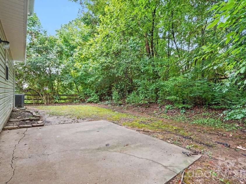 2994 Champion Lane, Concord, NC 28025.  MLS# CAR4408234, YatesRealty ID 40333. 