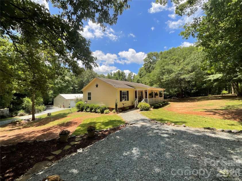 6334 Griffin Road, Lancaster, SC 29720.  MLS# CAR4403121, YatesRealty ID 40335. 