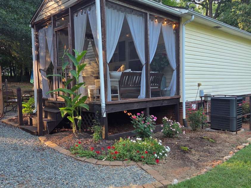 6334 Griffin Road, Lancaster, SC 29720.  MLS# CAR4403121, YatesRealty ID 40335. 