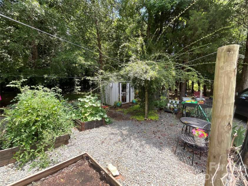 6334 Griffin Road, Lancaster, SC 29720.  MLS# CAR4403121, YatesRealty ID 40335. 