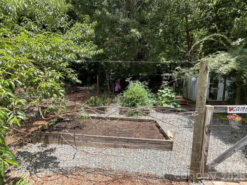 6334 Griffin Road, Lancaster, SC 29720.  MLS# CAR4403121, YatesRealty ID 40335. 