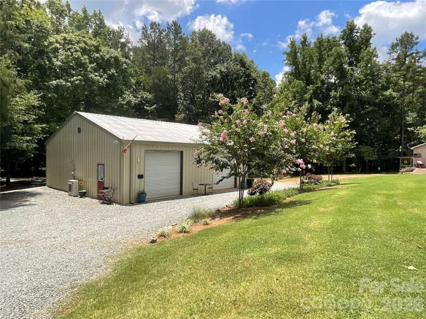 6334 Griffin Road, Lancaster, SC 29720.  MLS# CAR4403121, YatesRealty ID 40335. 