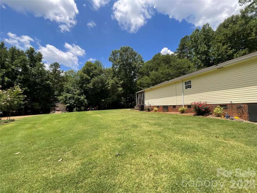 6334 Griffin Road, Lancaster, SC 29720.  MLS# CAR4403121, YatesRealty ID 40335. 