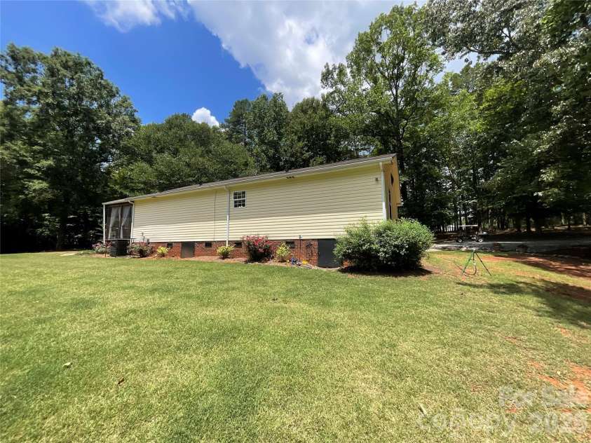 6334 Griffin Road, Lancaster, SC 29720.  MLS# CAR4403121, YatesRealty ID 40335. 