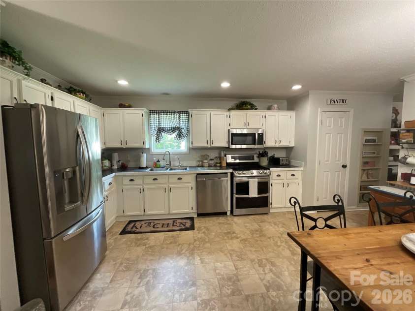 6334 Griffin Road, Lancaster, SC 29720.  MLS# CAR4403121, YatesRealty ID 40335. 